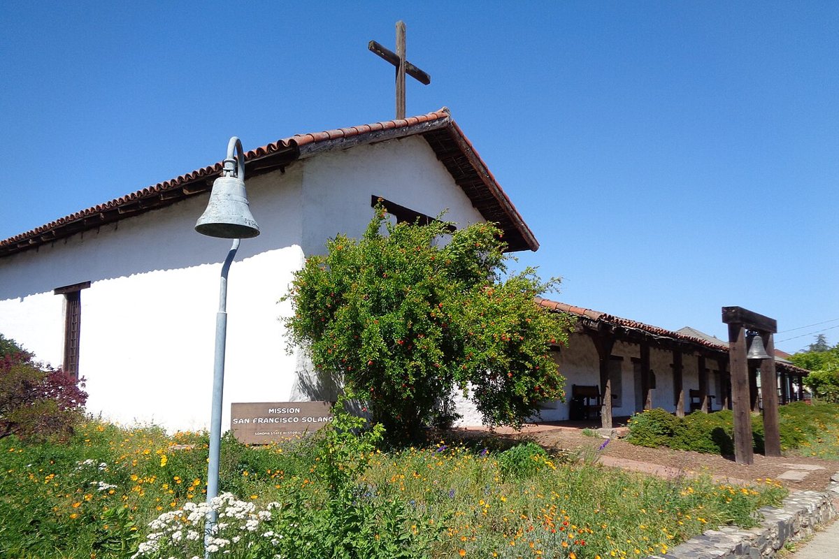 the historic plaza in Sonoma
