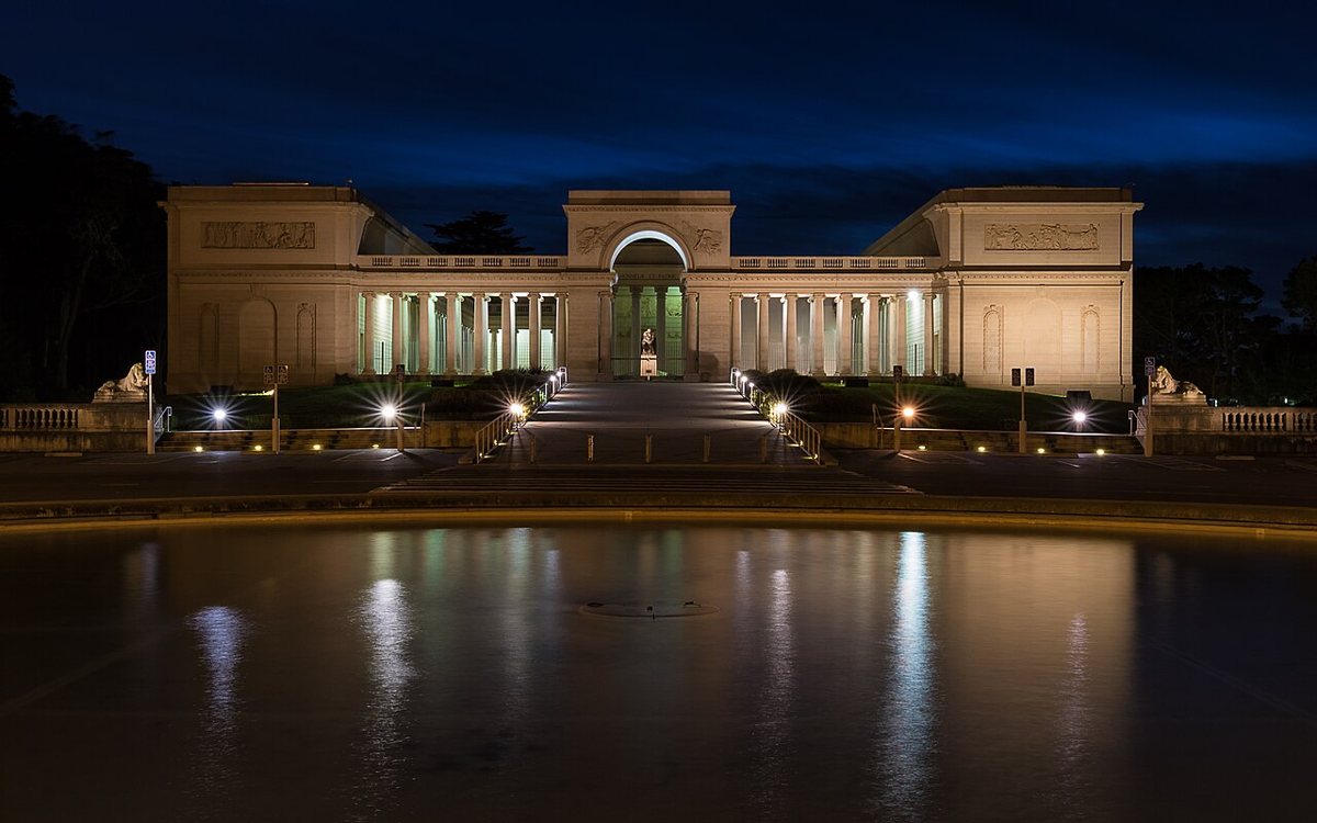 The Legion of Honor museum in Lincoln Park at dusk